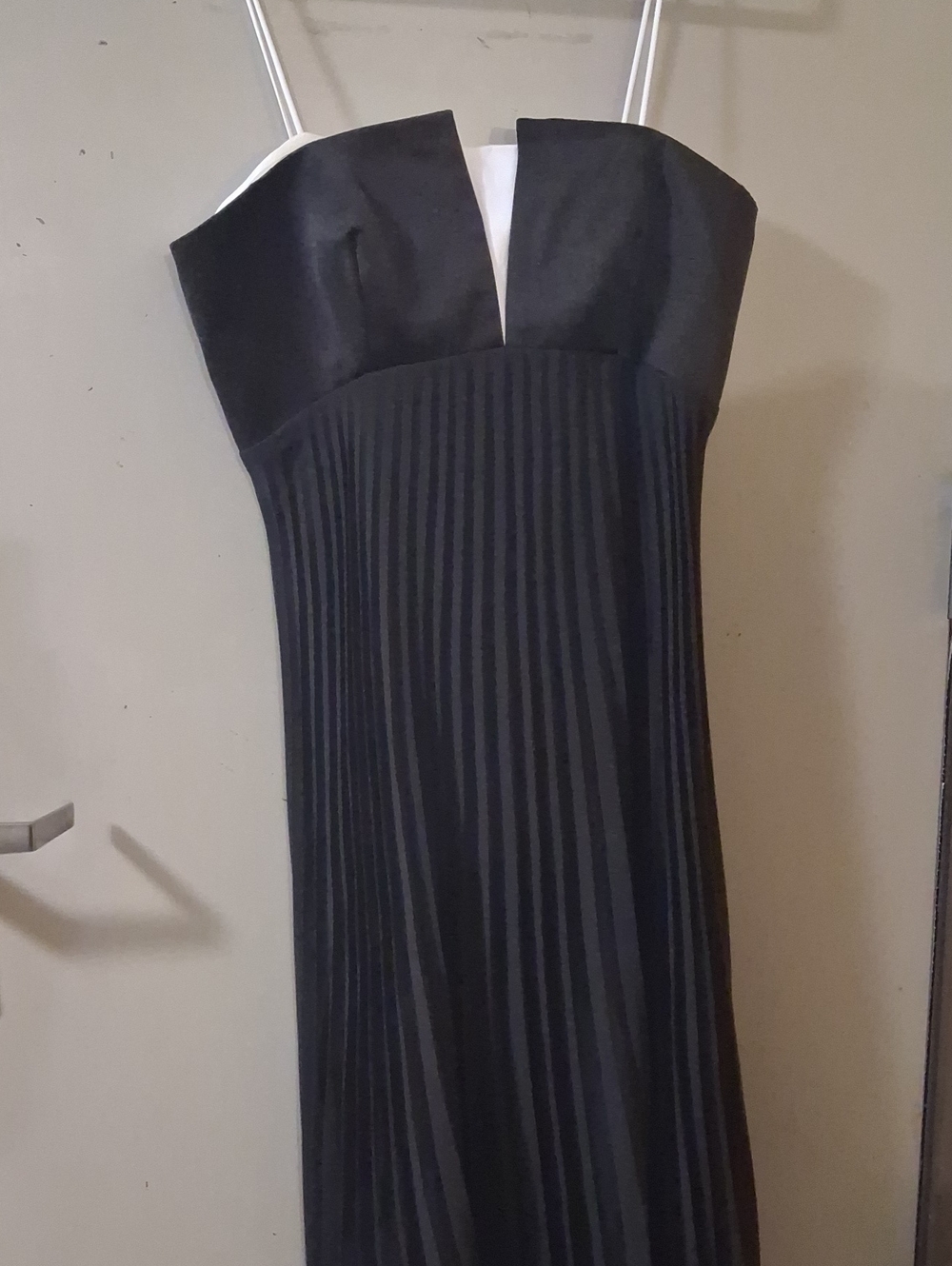Black Pleated Strapless Maxi Dress - Elegant Evening Wear